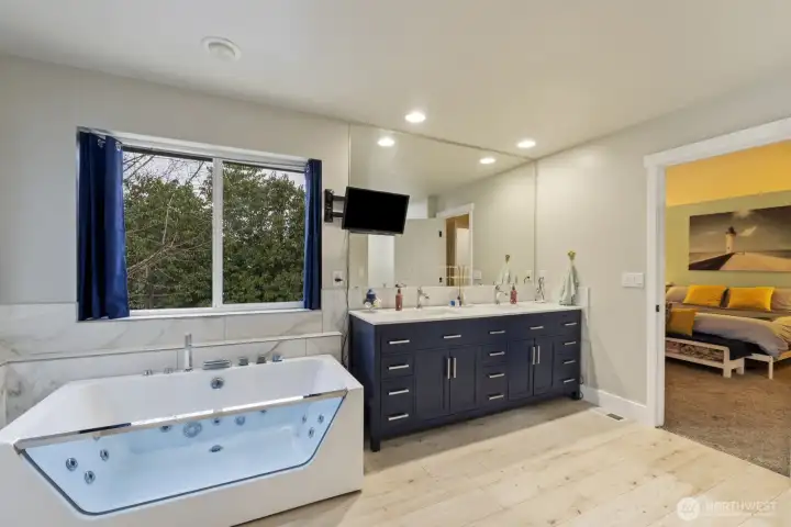 Soaking tub with jets, special lighting and all the bells and whistles!