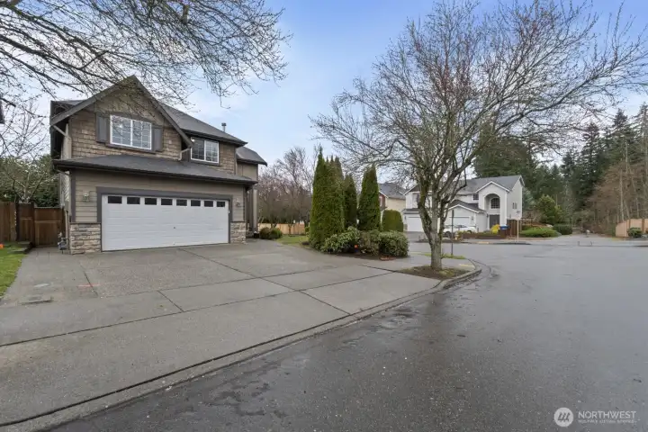 Lovely home in a very nice neighborhood!