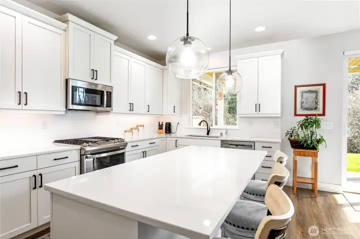 Plenty of counter space makes preparing and serving a feast a breeze—ideal for holiday meals or everyday cooking!