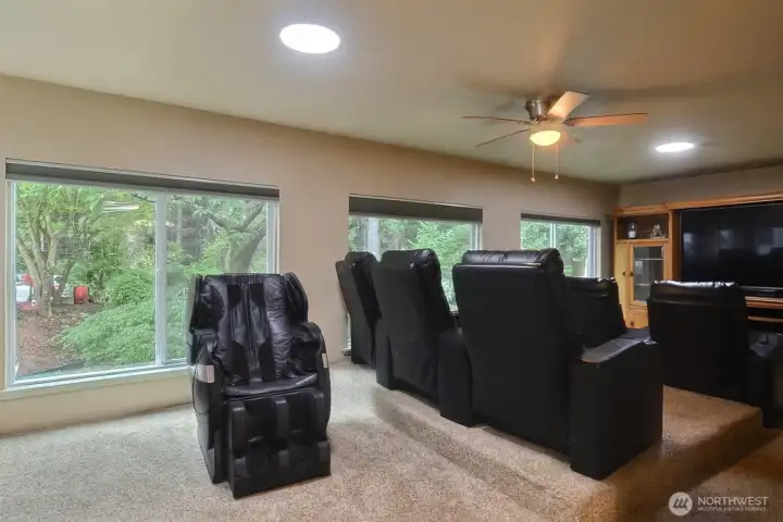 CINEMA ROOM