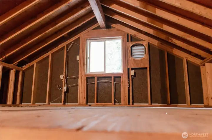 UNFINISHED SPACE ABOVE GARAGE