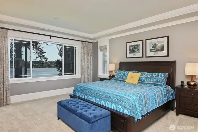Upper level primary suite