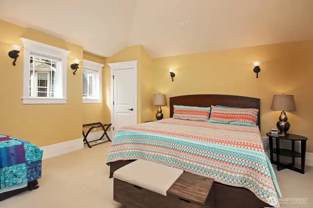 Spacious bedroom in the apartment over garage