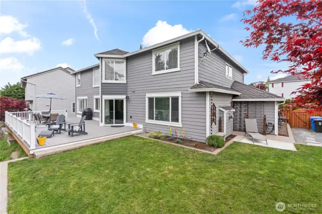 Not only do we have the enormous deck but there is also a lawn. Slab is perfect for a hot tub
