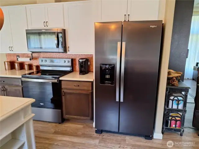 Year old upscale appliances