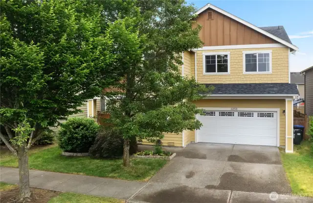 This attractive well maintained home has a fresh 2025 Ext Paint Job! The Garage is 2 wide and a 3rd space is tandem on the outside for additional storage.
