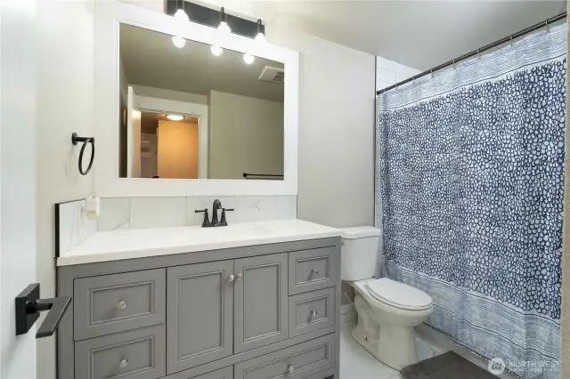 2nd Full Bath with Tub