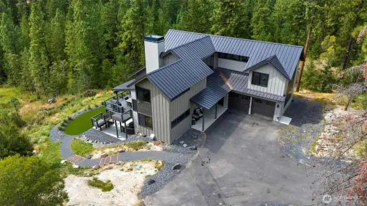 What a fabulously private home - plenty of parking for you and all your guests.
