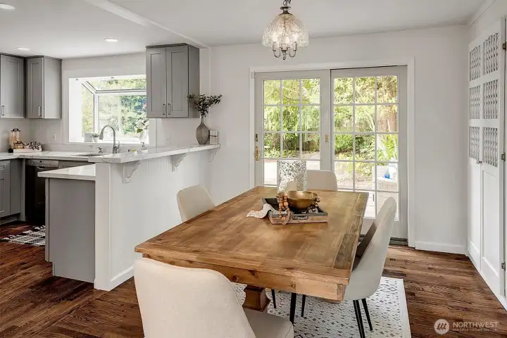 A bright breakfast nook