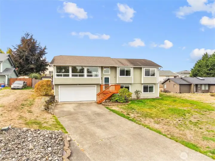 Extra long driveway! Ample room to park!