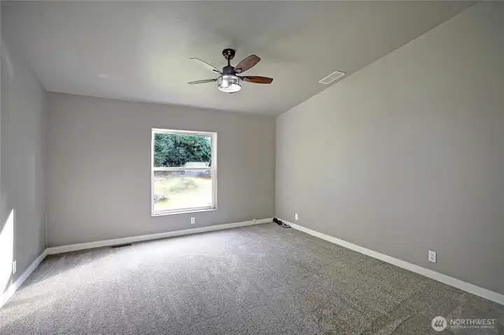 3 Bd PLUS This Den/Office Off Living Area~