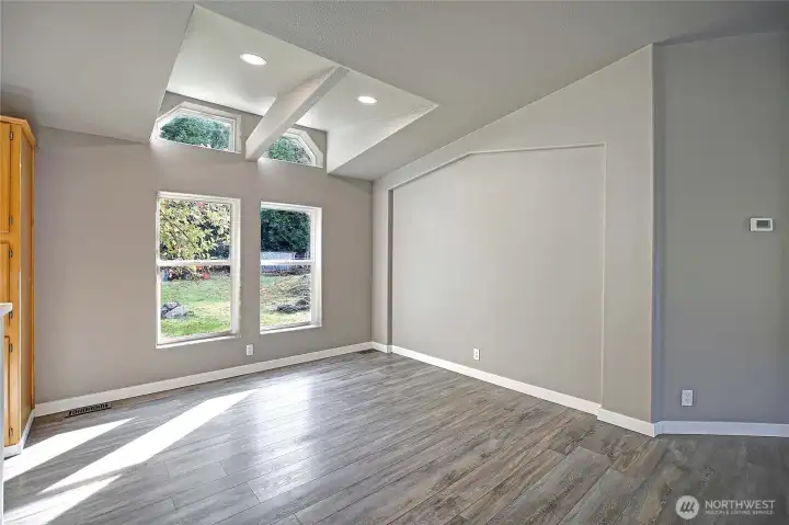 Dining Room Looking Out Over Your Timber-Lined Yard~
