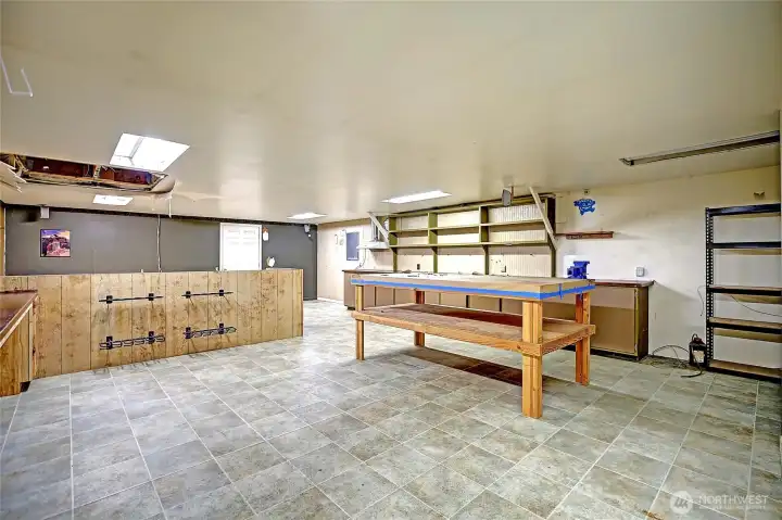 Second Story of the Main Shop with Semi-finished Living Space~