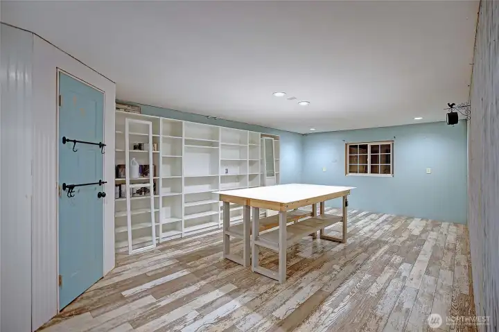 Upstairs shop room #2 for Crafting/Office~