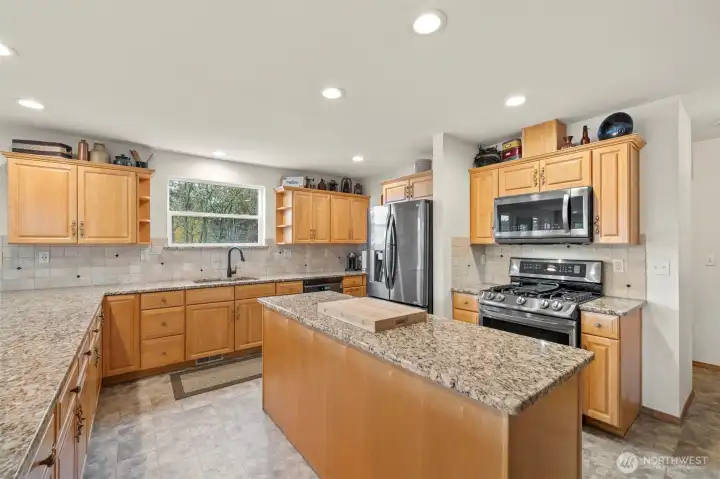 Tons of storage in the Kitchen.