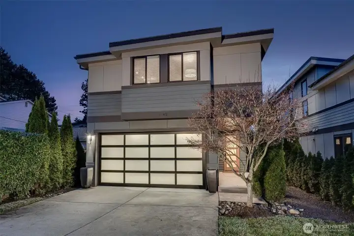 Delight your senses in this exquisite boutique builder’s home in the sought after Highlands in Kirkland.