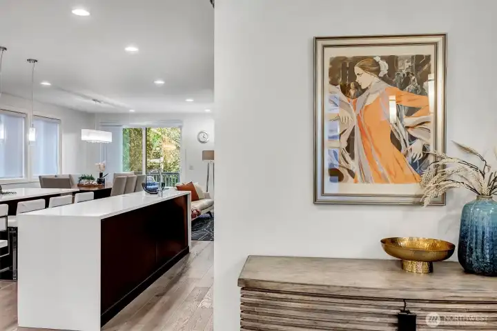 Ab open-concept floor plan.