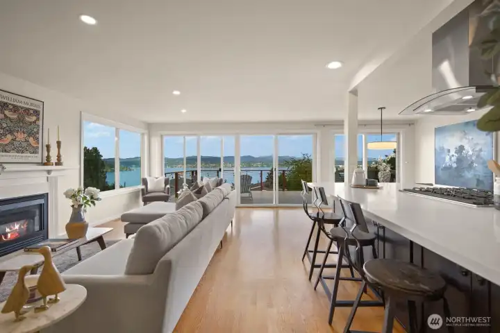 Double sliders to the view deck.