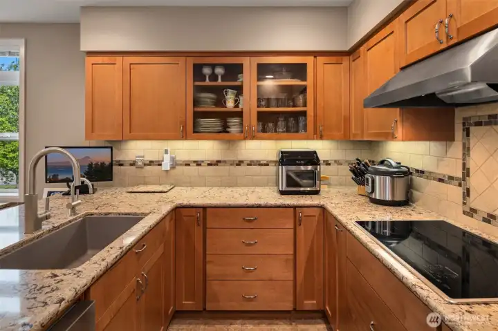 Under-cabinet Lighting - Maple Shaker Cabinets with Display Fronts