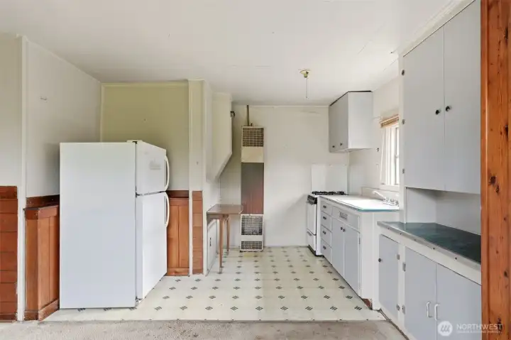 Another view of the efficient kitchen. Another view of the efficient kitchen.