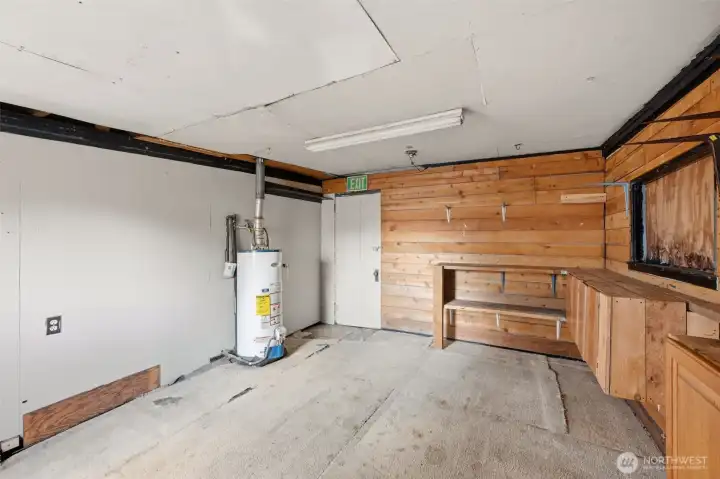 Inside the shed is the hot water tank. Inside the shed is the hot water tank.