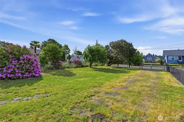 Check out this beautiful level lot! Check out this beautiful level lot!