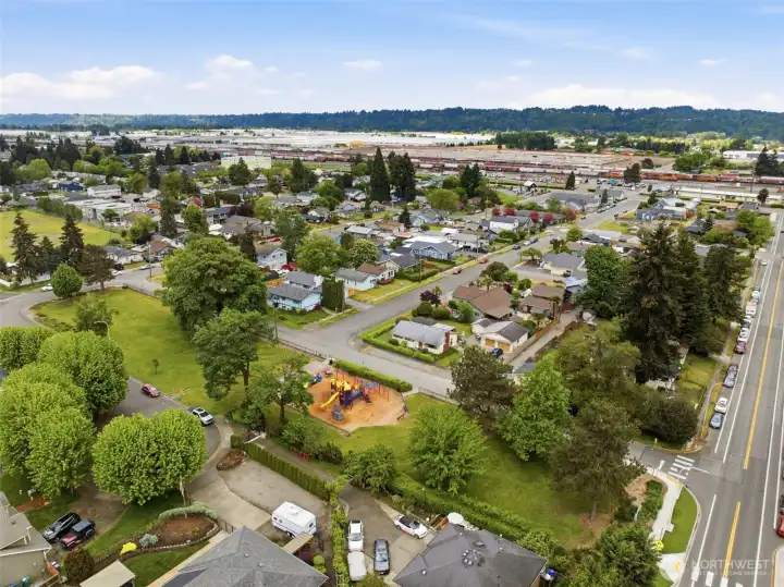 Neighborhood view showing Terminal Park less than a block away. Neighborhood view showing Terminal Park less than a block away.