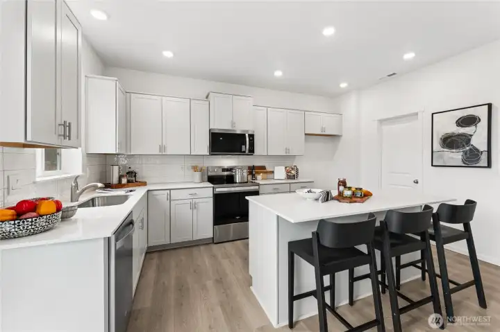 Tons of cabinet space. Tons of cabinet space.
