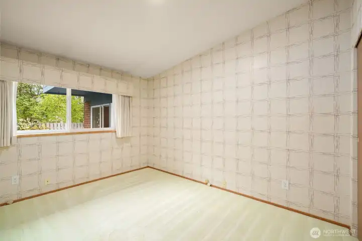 guest bedroom, office or craft room.