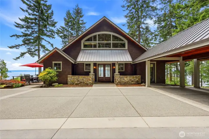 Welcome to PNW Island living at its finest!