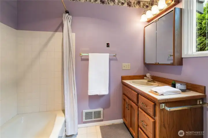 Primary Full Bathroom