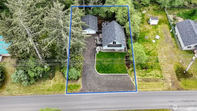 Blue property lines are approximate. Buyer to verify to their own satisfaction.