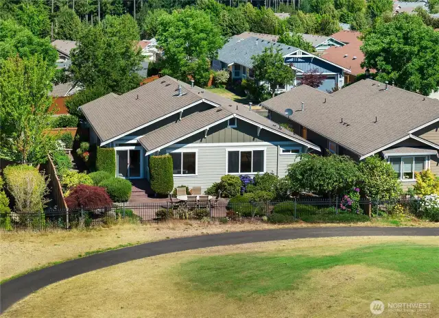 Highly desirable Woodlands floorplan on the golf course.