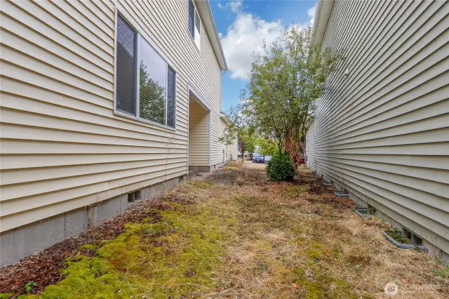 Nice side yard