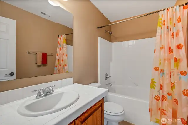 Secondary full bath