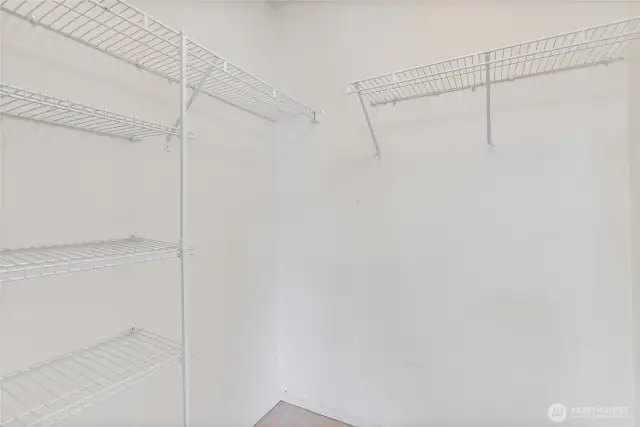 Another walk in closet