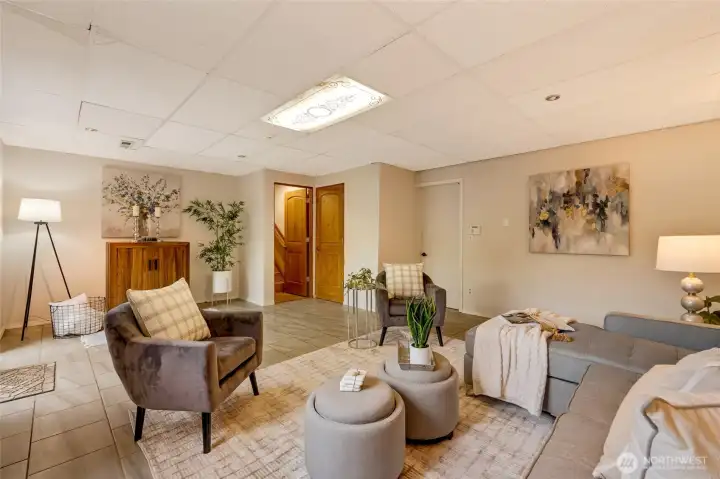 The layout creates a natural connection to the outdoors, enhancing the home’s sense of openness and flexibility.