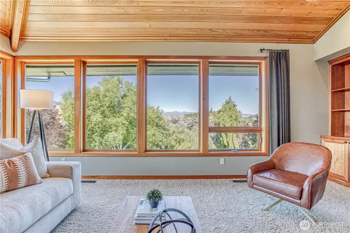 View of the Cascade Mountains