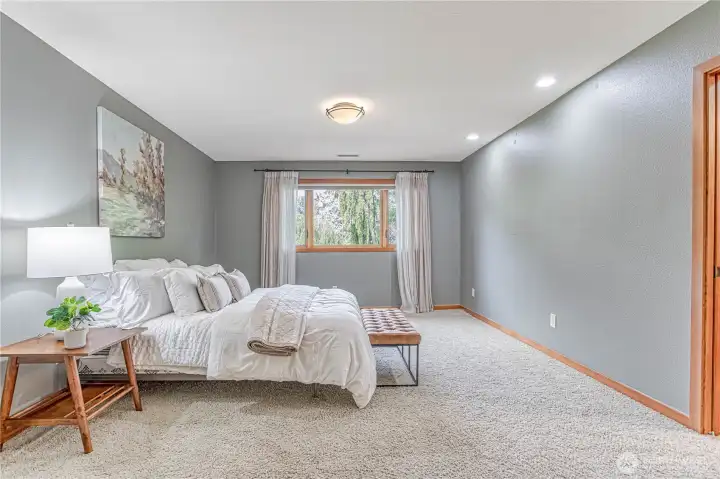 Lower level primary suite