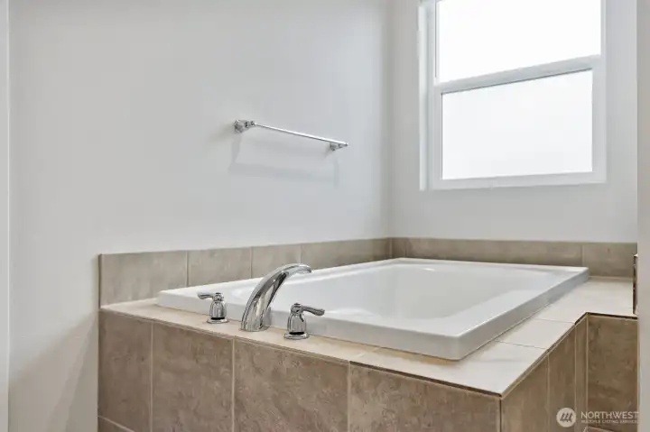 Soaking tub with view