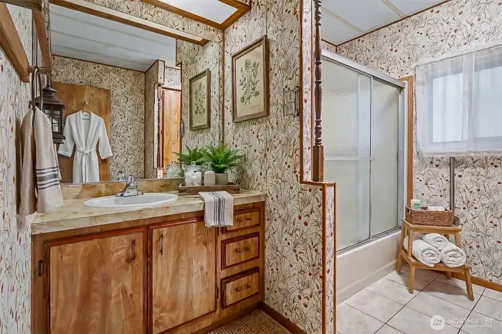 Hallway full bathroom - Virtually staged photo