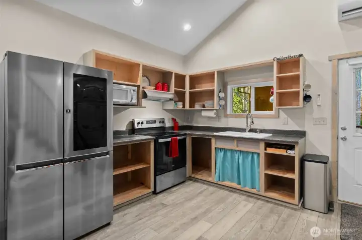 All appliances stay.