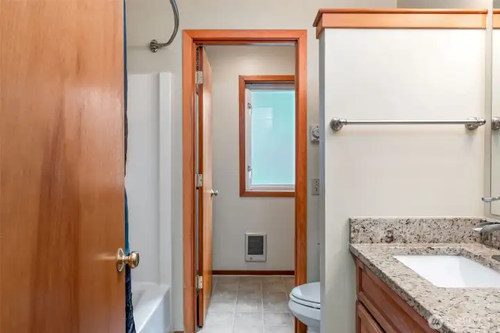 primary/upstairs bathroom