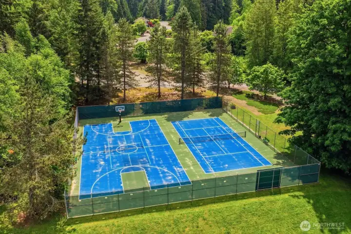 The community soccer field and tennis courts are within walking distance. The community soccer field and tennis courts are within walking distance.