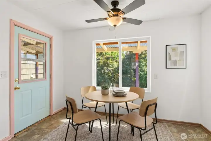 Virtually Staged Eat-in kitchen