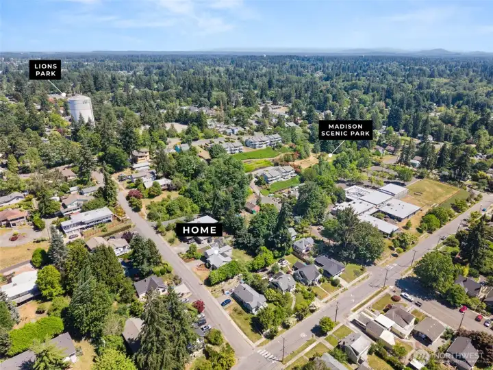 Walkable to restaurants and shopping.