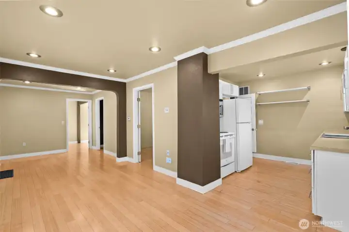 Open Area for Entertaining and Dining Table