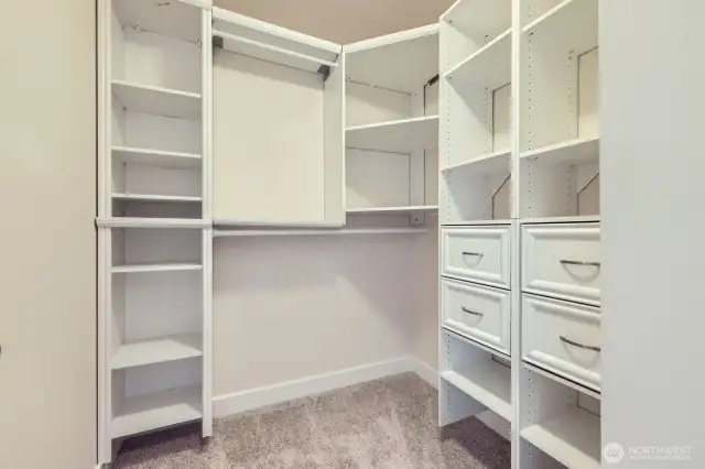 Walk-in closet 1