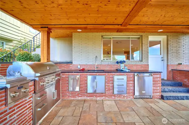 Lower patio outdoor kitchen/bbq.