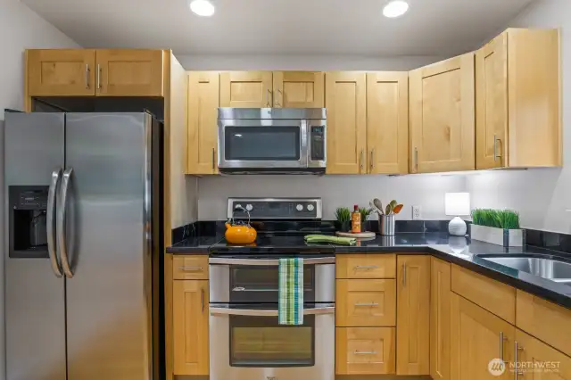 Counter space for days!! This kitchen will delight every chef and baker!